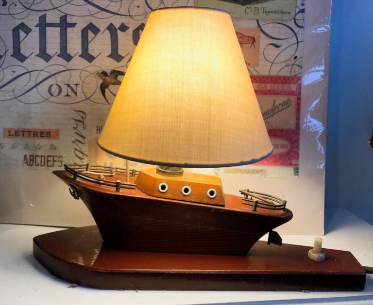 Charming vintage table lamp