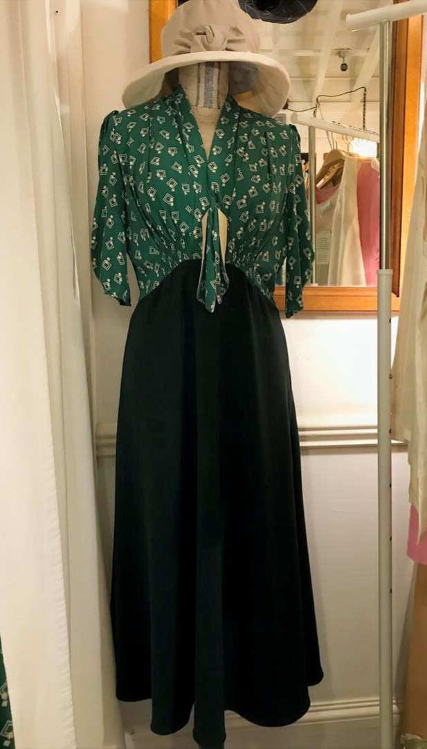 Striking Art Deco dress. Last one! Size 12 £150